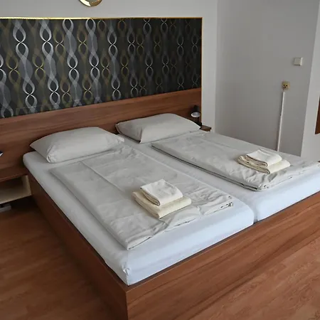 Haus Nova Bed & Breakfast Wiener Neustadt