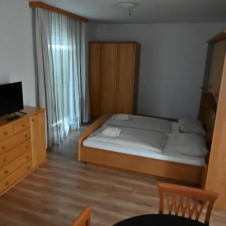 Haus Nova Bed & Breakfast *