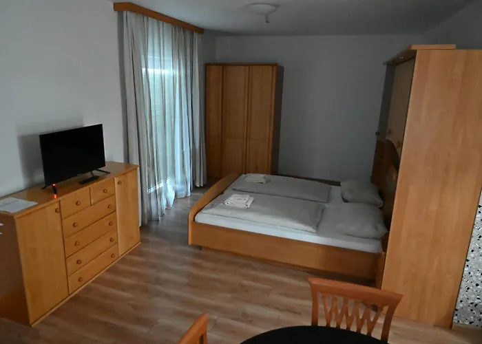 Haus Nova Bed & Breakfast 3*